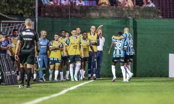 Grêmio e Inter vencem e se mantém líder e vice, respectivamente, do Gauchão