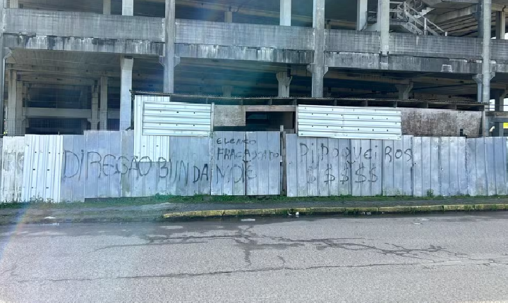 Grêmio joga hoje na Copa do Brasil; Torcida do Inter protesta em treino