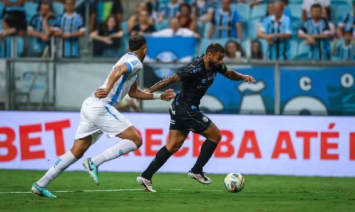 Grêmio vence a 5ª seguida e segue líder; Inter joga nesta quarta-feira, fora de casa