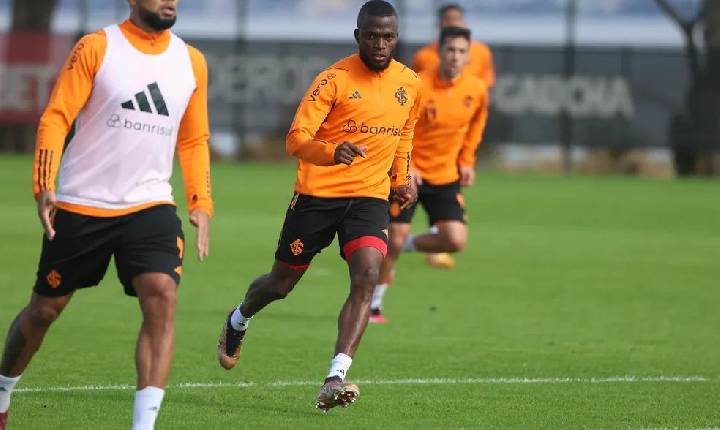 Valencia é regularizado e está liberado para estrear pelo Inter contra o Fluminense