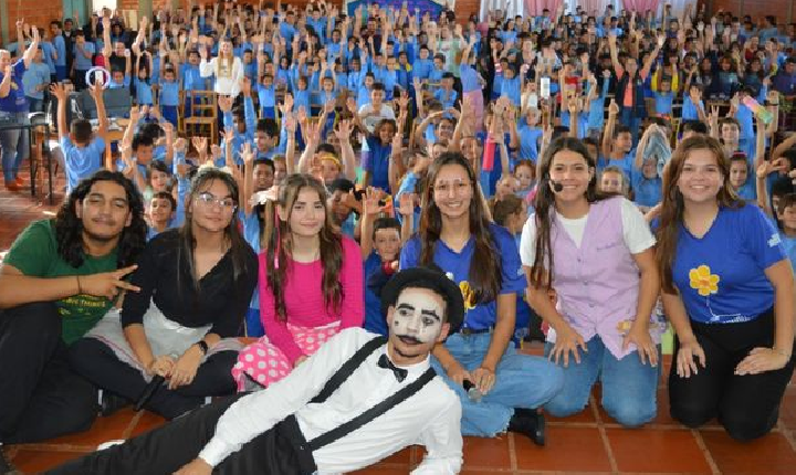 Vencedores da Gincana Jovens Lindeiros realizam teatro contra abuso sexual