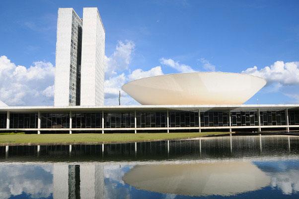 Câmara aprova aumento para presidente, ministros e parlamentares