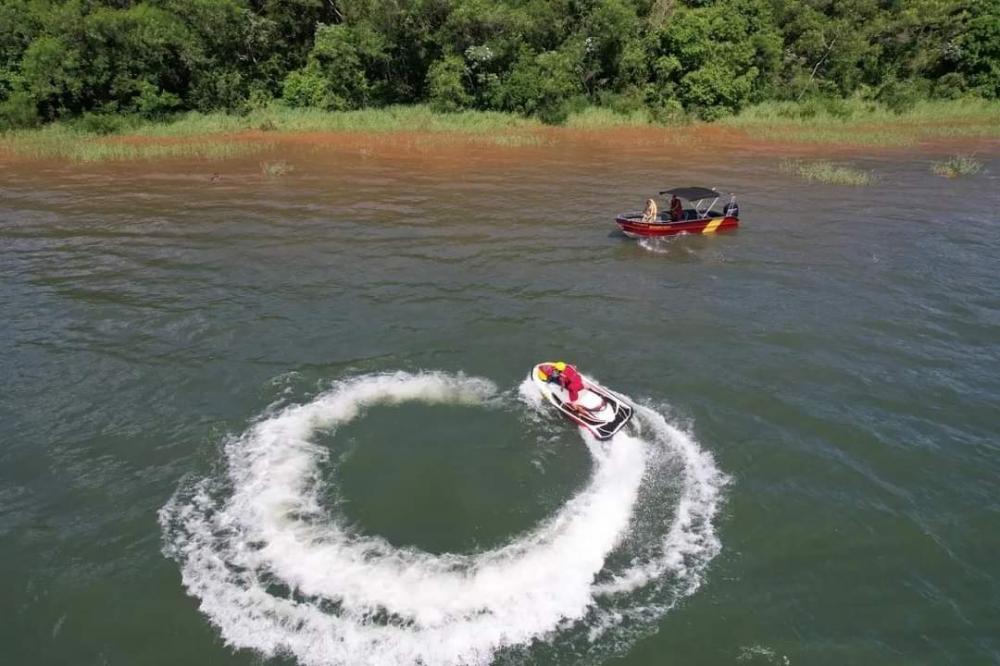 Bombeiros localizam corpos dos dois homens que desapareceram no lago de Itaipu