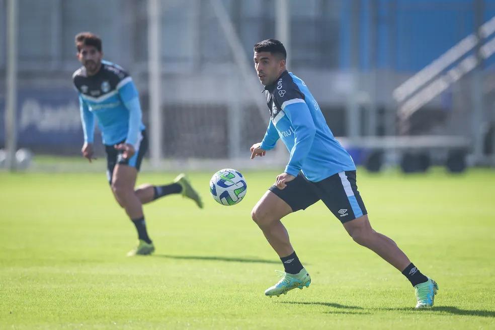 Preocupação com Suárez e mudança de esquema: como volta o Grêmio após a data Fifa