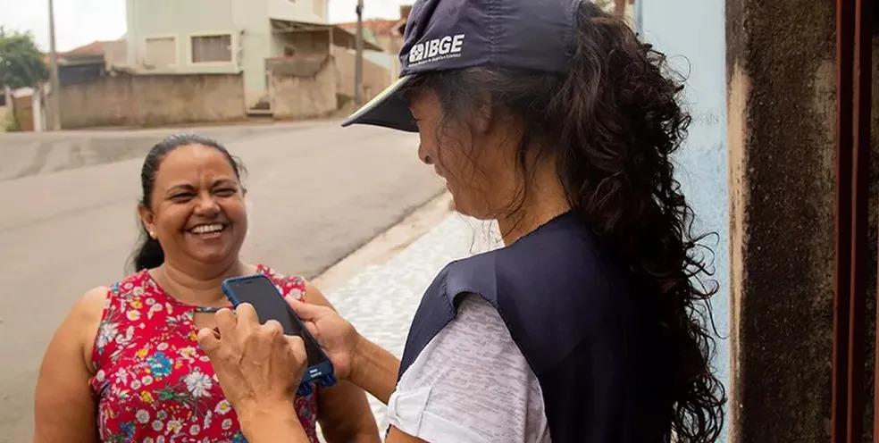 IBGE abre processo seletivo com 386 vagas no Paraná; salários chegam a R$ 3,1 mil