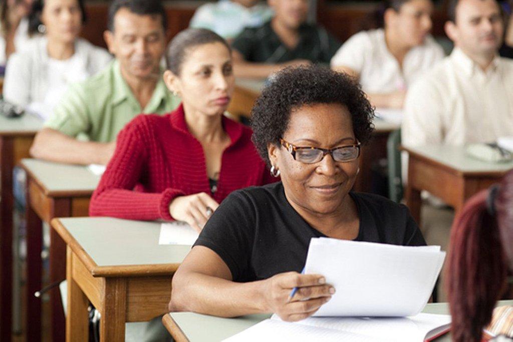 Matrículas para 2º semestre da EJA terminam nesta terça-feira