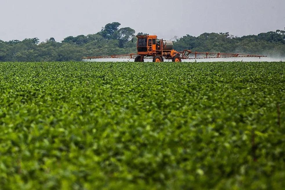 O agro não é pop: uma perspectiva tóxica