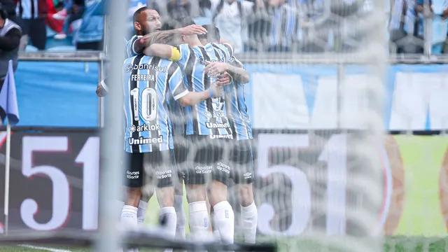 Destaque Grenal do Dia: Inter perde de virada e Grêmio vence de virada na 19ª rodada do Brasileirão