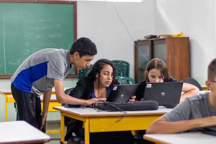 olicitação de histórico escolar na rede estadual passa a ser apenas no formato digital