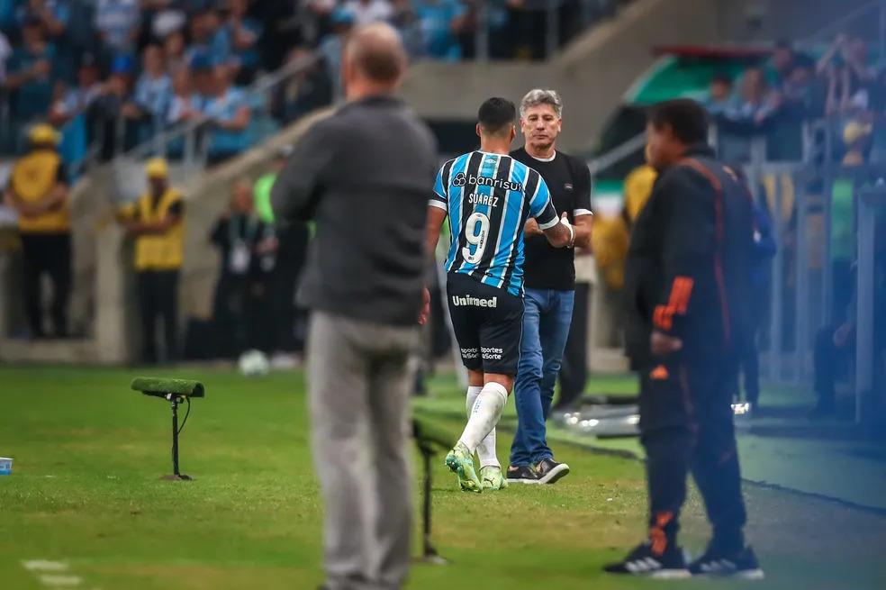 Suárez não ficará no Grêmio em 2024; Inter terá força máxima contra o Goiás no Brasileirão