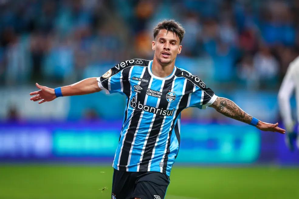 Grêmio vira sobre o Flamengo na Arena e Inter enfrenta Vasco nesta quinta-feira