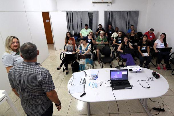 Curso sobre pregão eletrônico capacita empreendedores em Santa Helena