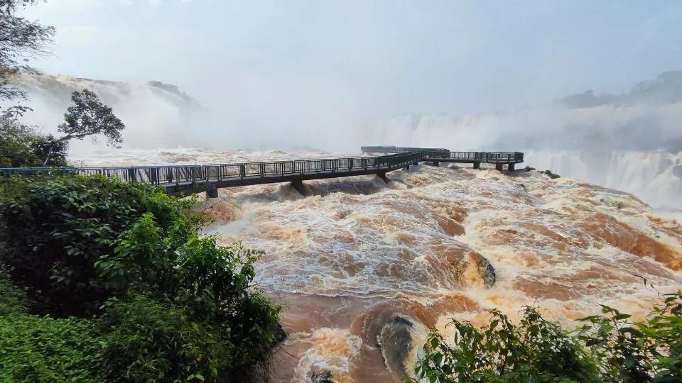 Vazão nas Cataratas chega a 9 milhões de litros por segundo