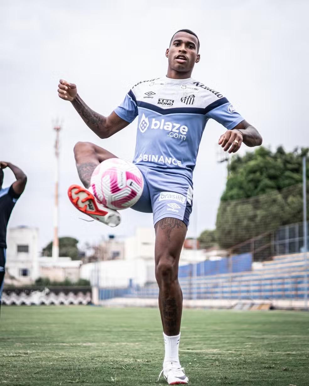 Grêmio quita pendência com o Cascavel; Inter avança com João Lucas