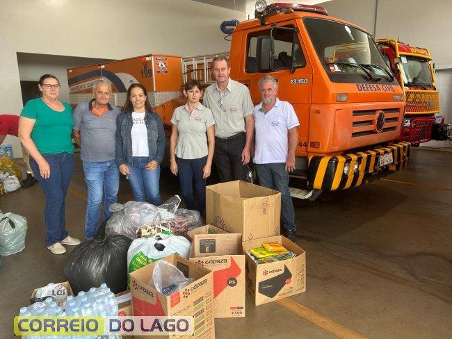 Grupo de Casais de Santa Helena entrega donativos e água para desabrigados no RS
