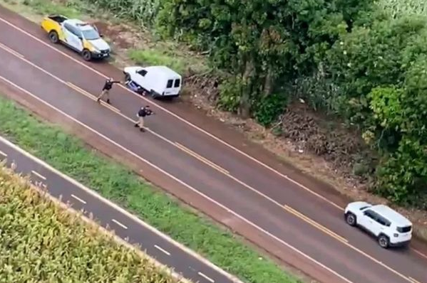 Veículos carregados com cigarros contrabandeados são apreendidos em Santa Helena