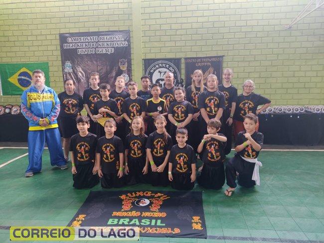 Escola de Kung Fu Wushu Dragão Negro se sagra campeã no regional em Foz do Iguaçu