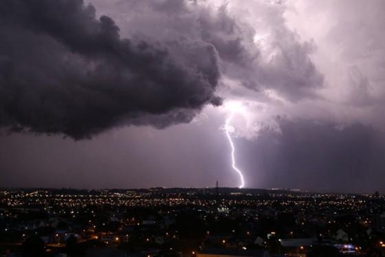 Santa Helena está sob risco de temporal com vento e granizo