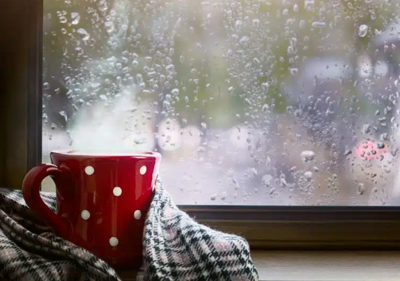 Frente fria avança pelo Paraná trazendo chuva e resfriamento em Santa Helena e região