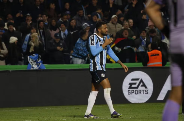 Grêmio vence o Fluminense de virada; Inter joga hoje contra o Juventude